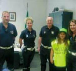 Ester con la polizia locale